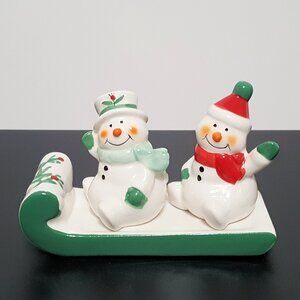 NEW RARE Pflatzgraff Snowmen On Sled Earthenware Salt And Pepper Set